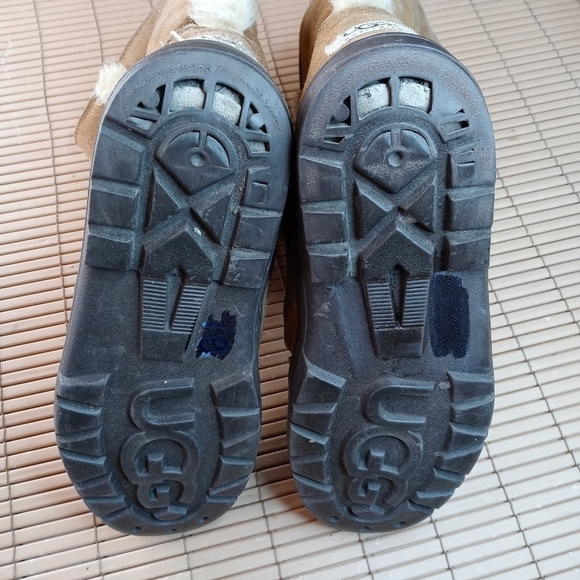 UGG Australia Sundance II 5325 Chestnut Sheepskin Winter Boots Womens Sz 8M. A1p - Picture 9 of 10